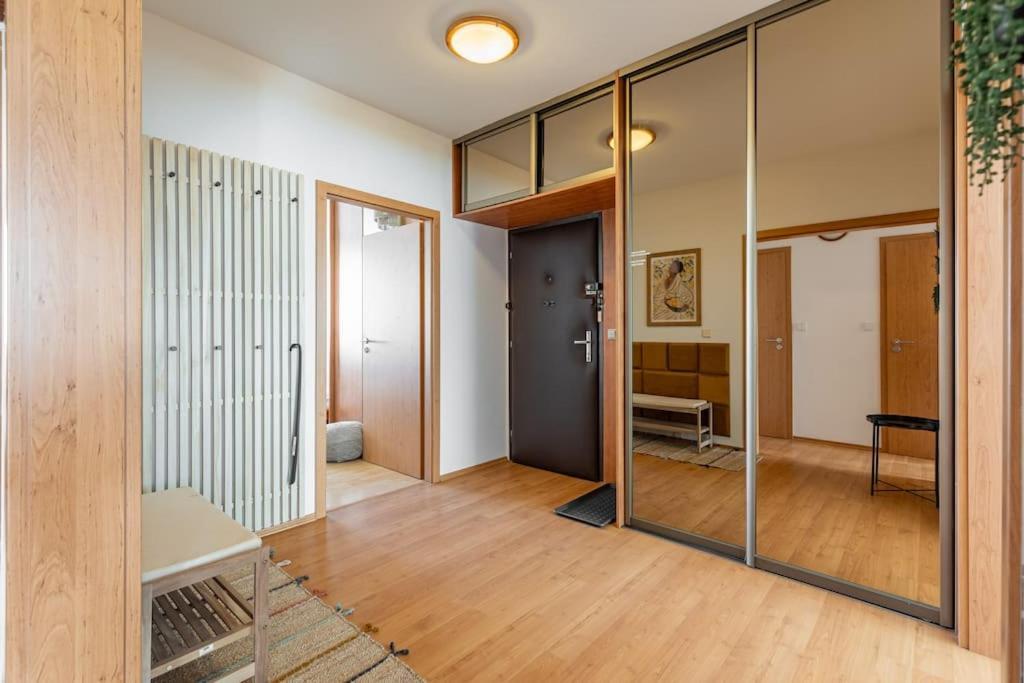 Duna Retreat: City Serenity Bratislava Ngoại thất bức ảnh