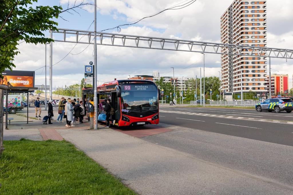 Duna Retreat: City Serenity Bratislava Ngoại thất bức ảnh